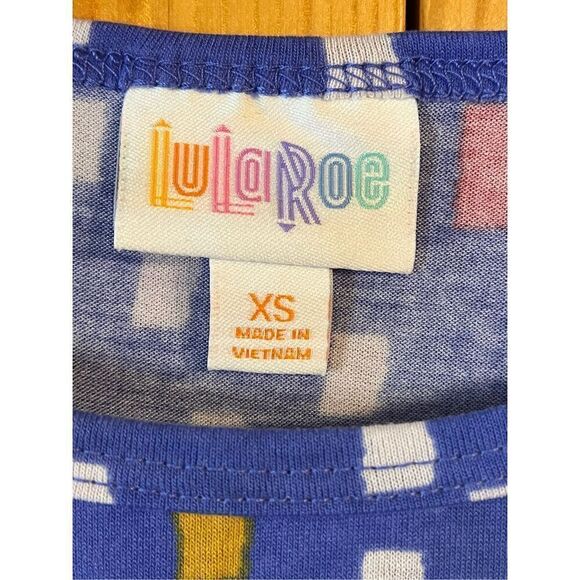 LuLaRoe Irma Tunic Shirt Size XS Multi Color Short Sleeves (3508) - Picture 2 of 4